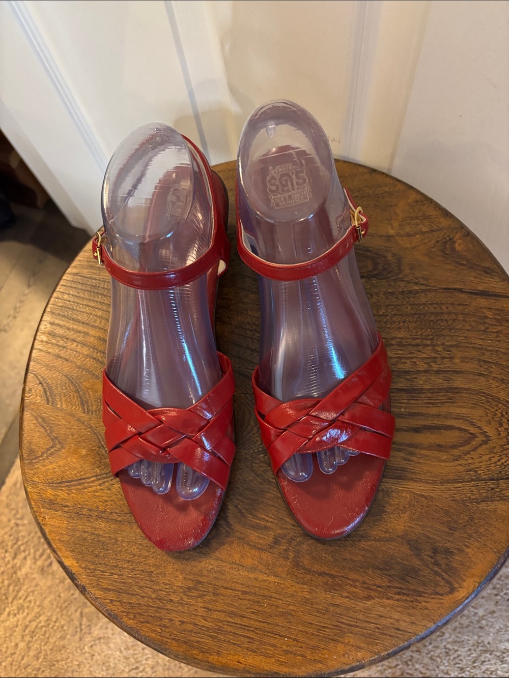 Women’s Red Strappy Leather Sandals 8.5N